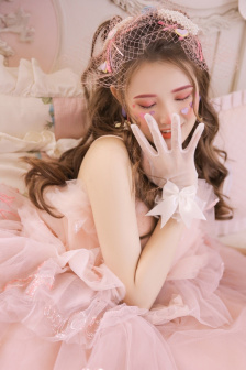 老头扒开粉嫩小泬刘大壮和李娇娇